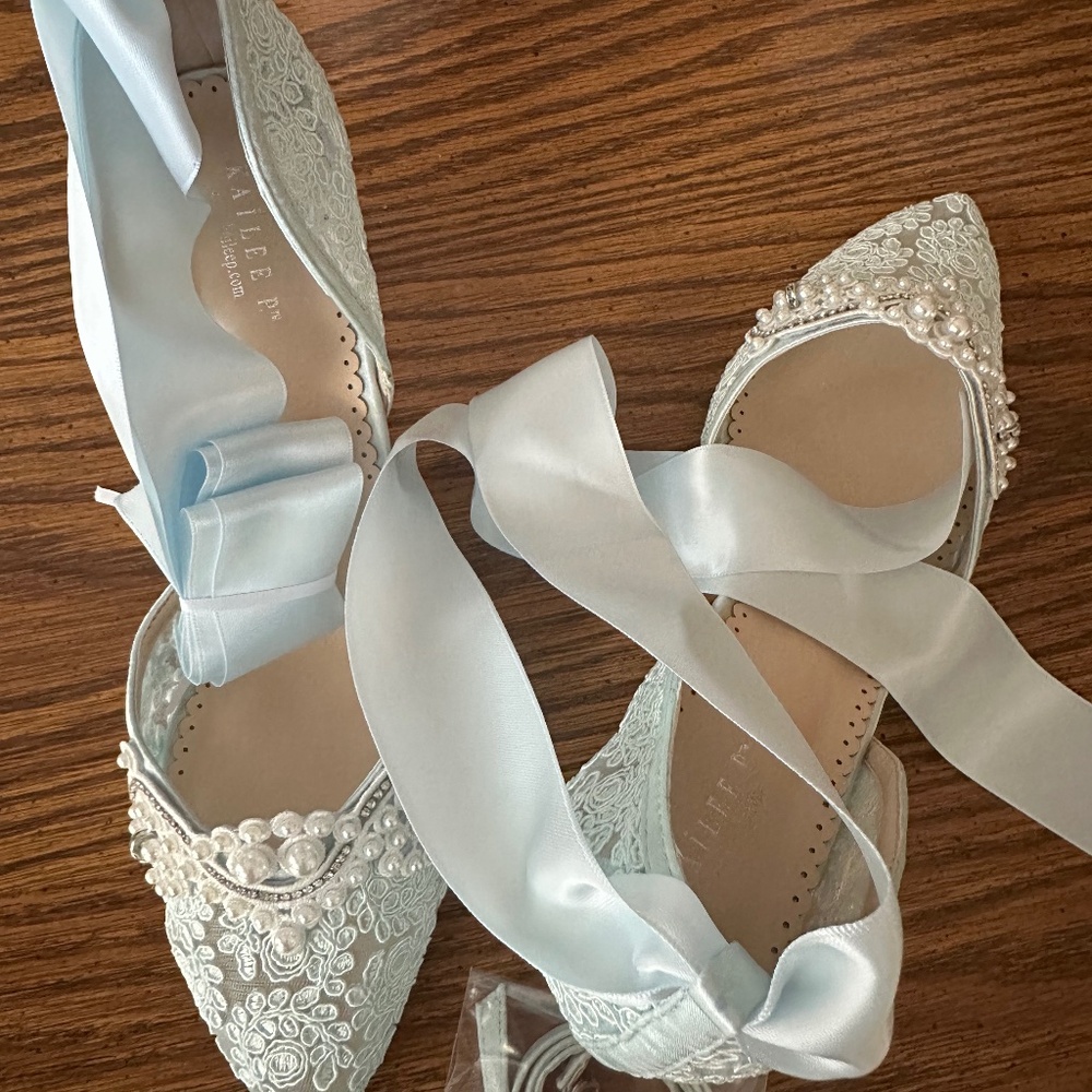 Kaille P Blue Lace Wedding Shoes NEW never wore